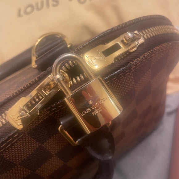 AUTHENTIC Louis Vuitton alma pm hand bag - Picture 9 of 10
